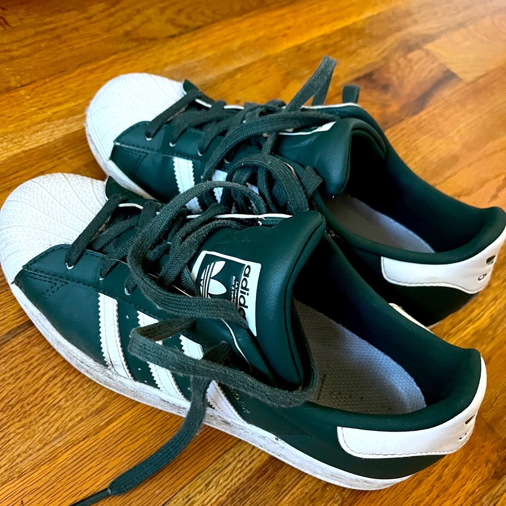 Women’s US 7 green Adidas superstars